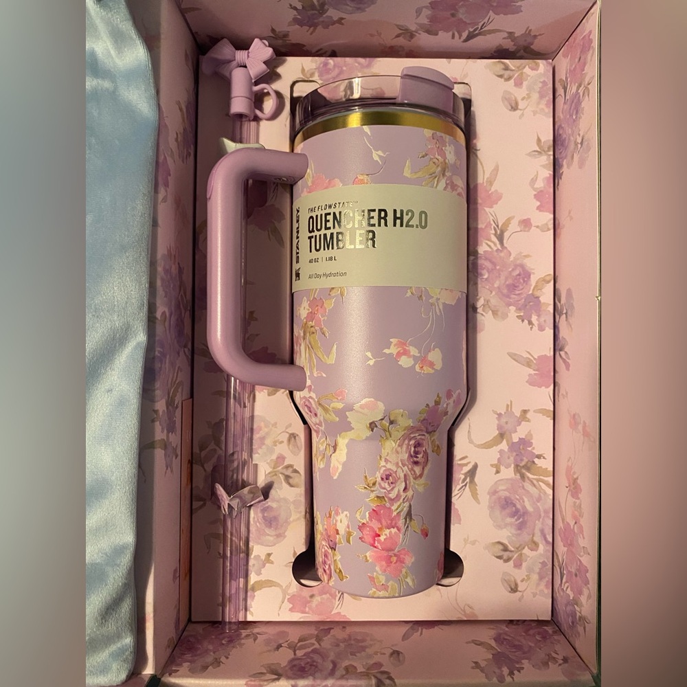 Stanley 40oxz tumbler NEW in box, straw. Velvet bag, LoveShackFancy - Picture 6 of 6